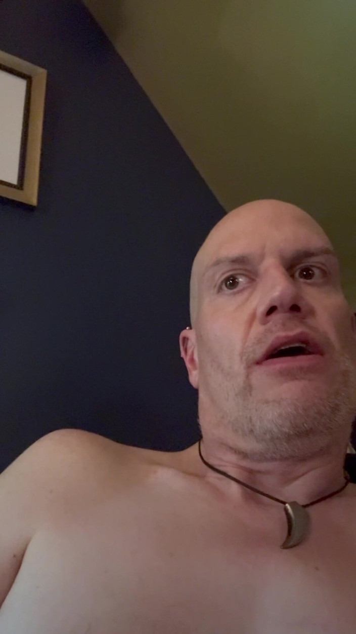 Douglas James: Ham su samuru dildo sikişi ve boşalma