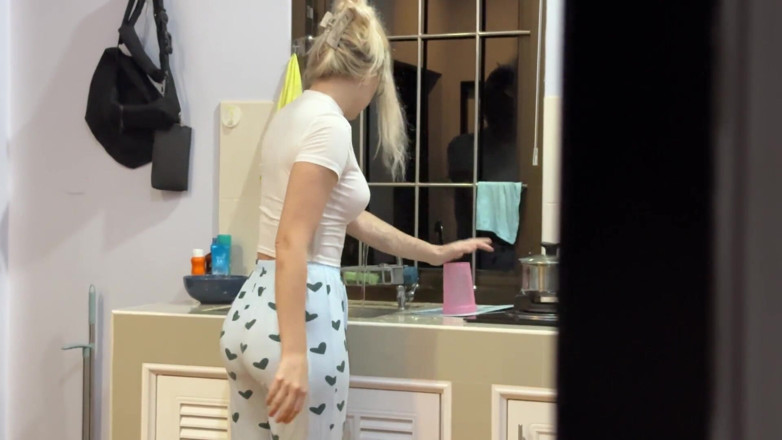 BootyFrutti: Ok, Strofinami la figa, ma nessuna penetrazione!