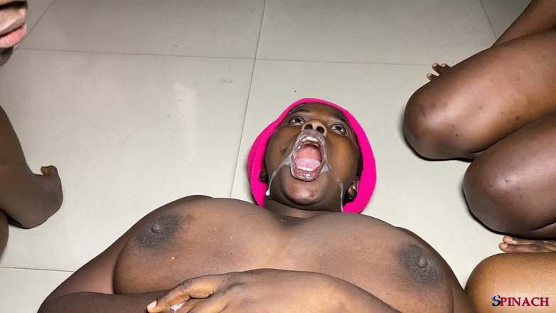 Spinach: 4!! विकृत अफ्रीकी वेश्या महिलाओं का दबदबा पेशाब और थूकने का मज़ा