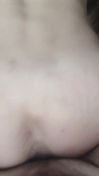 Sexo oral con una morena