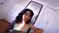 Ellie pink: Muie sexy cu o gagică studentă sexy tatuată