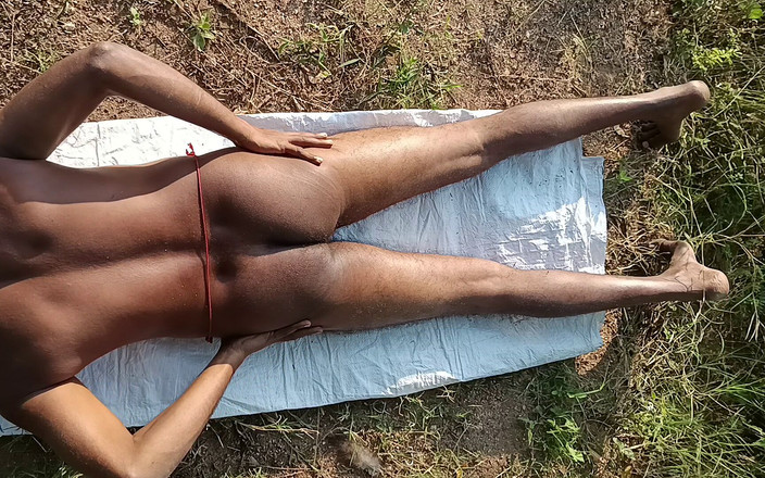 VCexxx: Khỏa thân ngoài trời vui vẻ trên cánh đồng, xem trên...