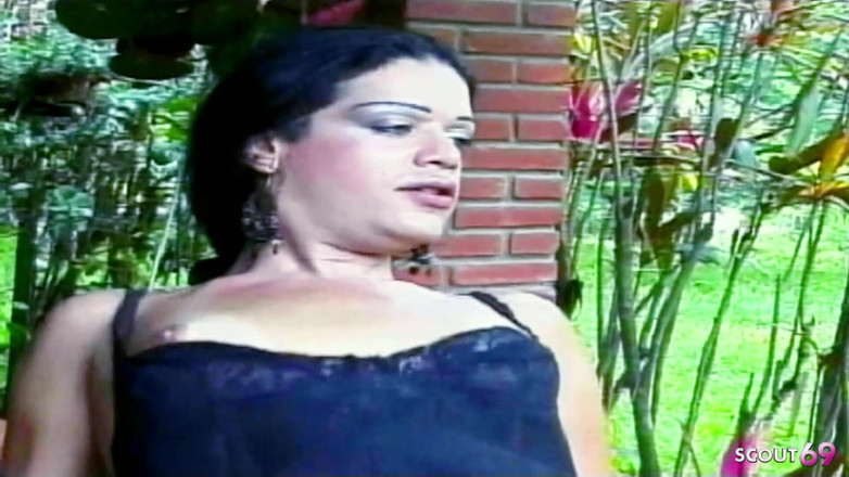 Shemale TS Collection: Une trans à la bite énorme baise un mec pour la première...