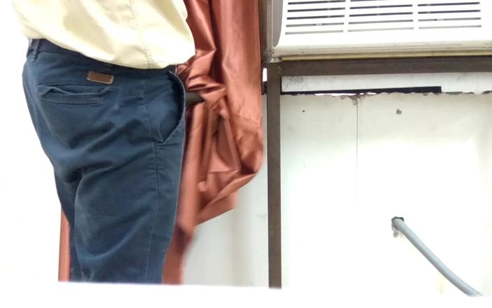 Satin and silky: ऑफिस में ऑरेंज साटन रेशमी पर्दे के साथ हाथों से चुदाई (36)