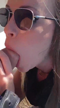 Pov Lucy Ferrero na pláži s Tina Princess
