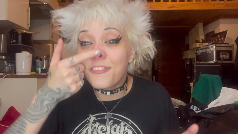 Glitterqueen1999: Scopa il mio naso maialino joi naso feticcio
