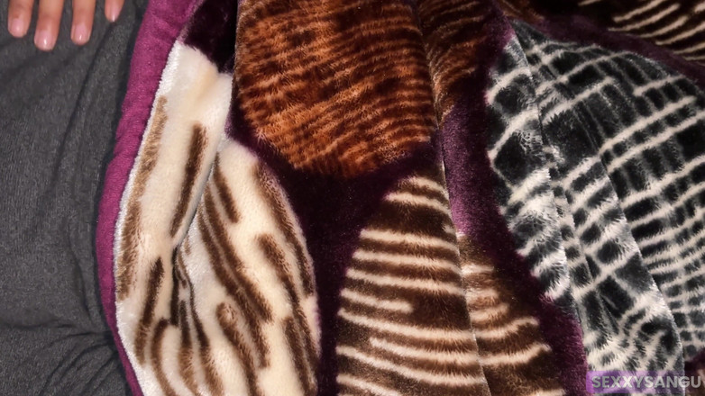 Sexxysangu: 发现继妹在酒店房间里自慰并操了她