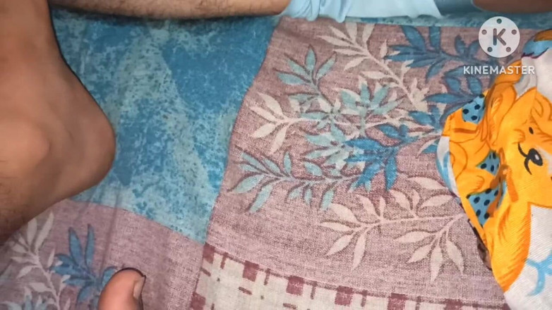 Desi__Panda: Pertama kali celana dalam abang tiriku di tengah malam