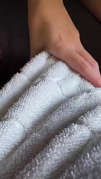 Když má porno midel největší bradavky, perfektní tělo a nejrozcenější obličej