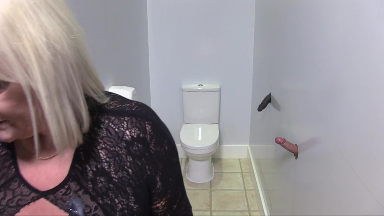 Lacey Starr productions: Gloryhole - diversão no banheiro do clube