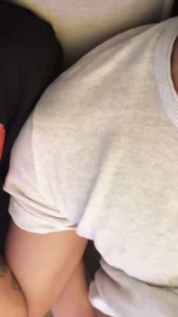 Ssij moje jaja, podczas gdy się masturbuję i gram w gry wideo