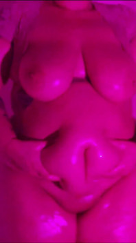 Cặp mông bbw màu hồng bôi dầu trêu chọc