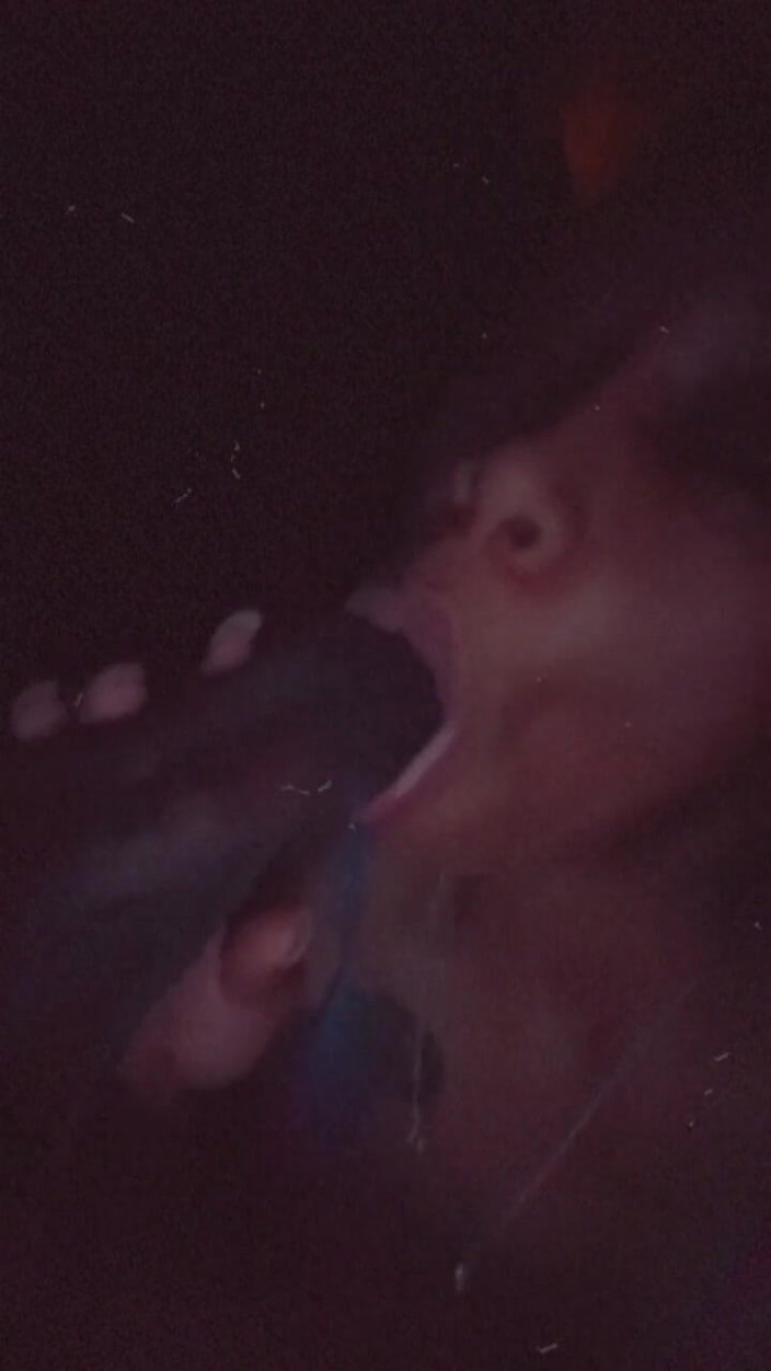 SexLoveRed: Succhiandolo per un Minuto