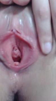 Menunjukkan vagina dan pantat saya dari dekat