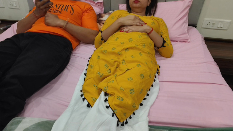 Hornycouple149: Adik tiri ini memutuskan untuk masturbasi di kamar saudara tirinya (18+...