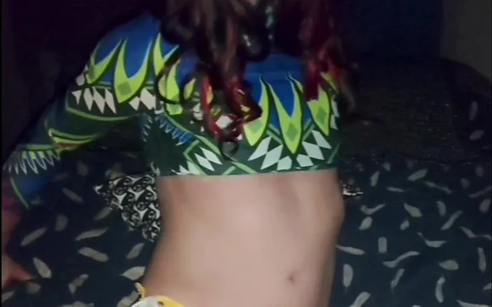 Lizzaali: Cum scene in my yellow shorts making a mess on...