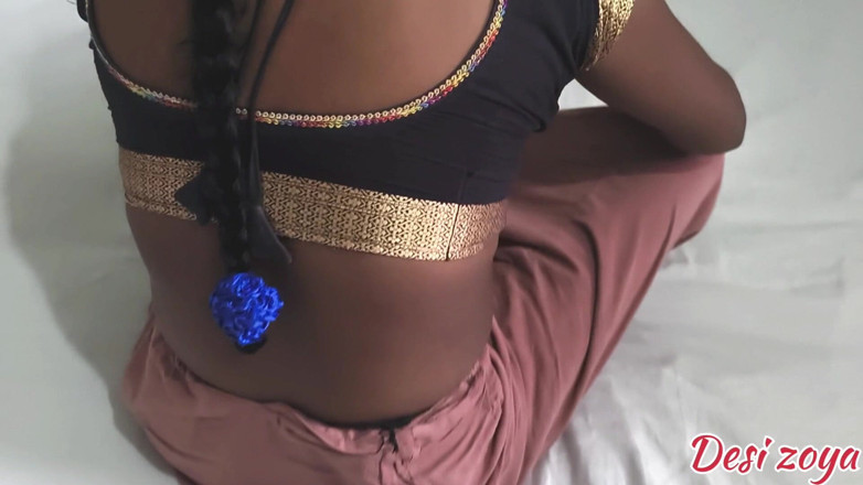 Desi virgin zoya: India Zoya llevaba el sari de mamá por primera vez,...