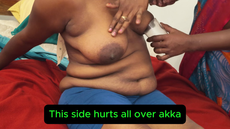Tamilmalkova2: Lesbiche mungitura