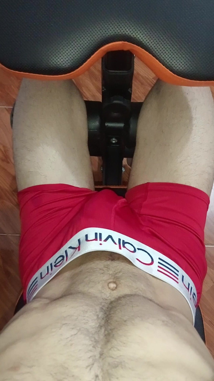 rey10rey10: Supunere cu pulă mare în sala de sport, Six Pack