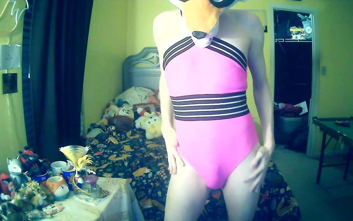 FoxieHikari: Foxxo striptiz yapıyor ve pembe Swimsuit.mp4 kendini sağıyor