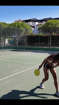Mon ami m’a surpris avec un voyage sur les courts de tennis