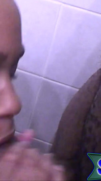 Paris Sucks Don Whoe off Good in the Bathroom