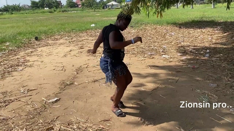 Zion: African Ebony Sexy Black Girl Dances in Public with Laughter