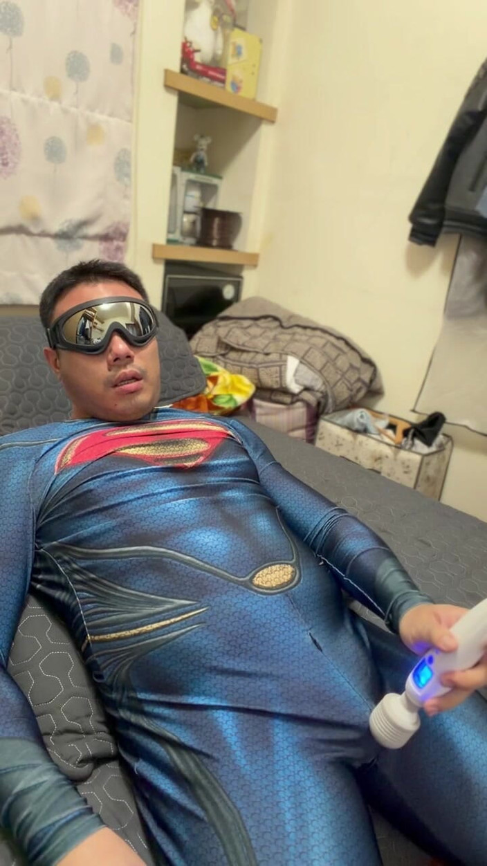 Bear Li: Gruby Superman jest wiosną