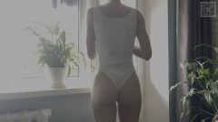 Horny_Ju: Riskantní masturbace na balkóně