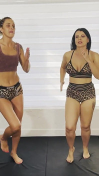 Nadia white rettet Andi wild, indem sie ihrem cpr gibt