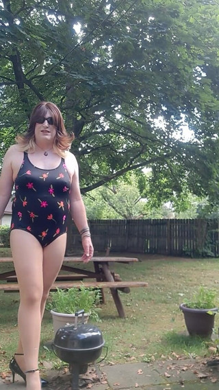 Victoria Lecherri: Quem disse que você não pode usar meia-calça e salto...