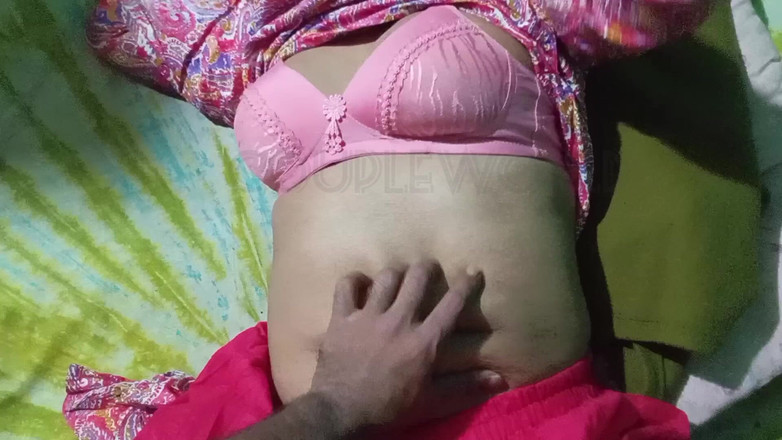 CoupleWorld: Hinduski Boudi i muzułmanin seks wideo chłopca