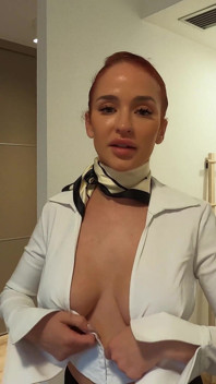 Geisha kyd è la tua milf bollente in questa sessione di sesso pov