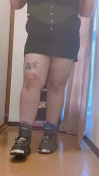 Goth Slut Squirting in Fishnets