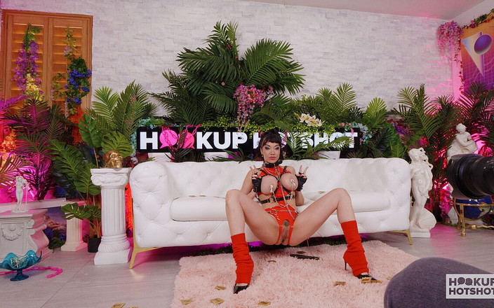 HookUp HotShot-BTS: Le petit cocu n’en a jamais assez de la baise...
