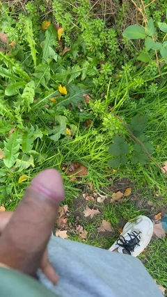 쓰리섬 - 숲에서 발견하고 그의 BF를 따먹는 방법을 보여줘