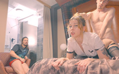MySchoolLife: Wifey Curvy Hotwife šuká chlapa, zatímco manžílek to sleduje