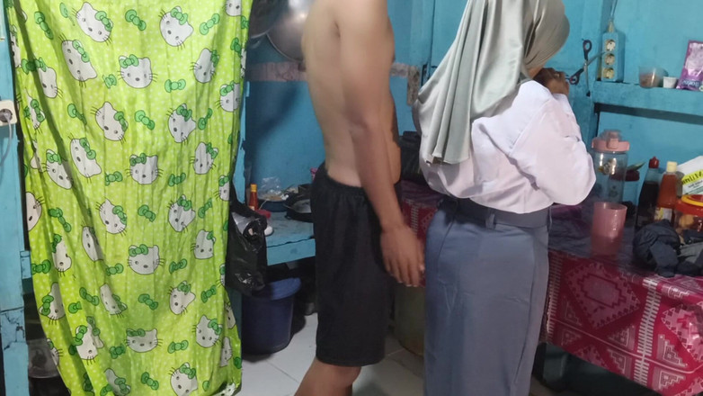 Rania: Stiefzus staat op het punt om naar de universiteit te...