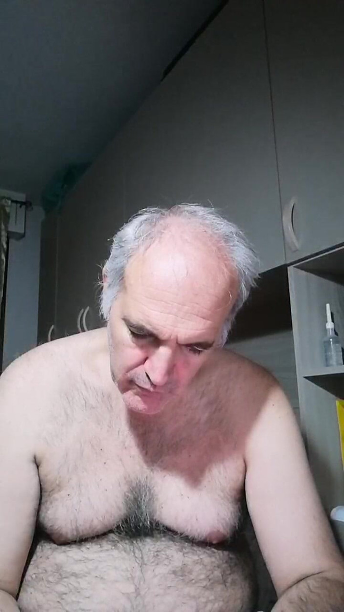 Setesesso7: I Piss and Put a Finger in My Ass and...