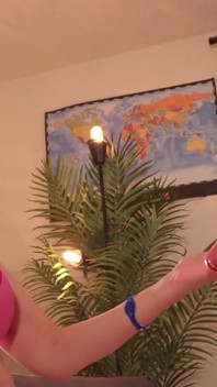 Hot MILF Gives a Sansual Handjob with Ruined Cumshot!