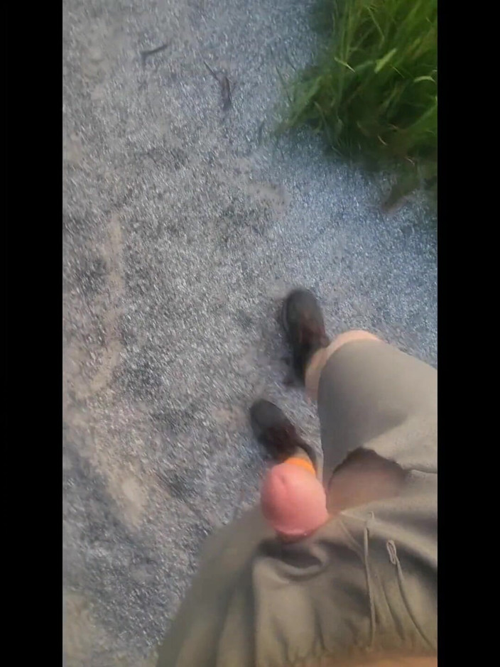 Djk31314: Poszedłem na spacer na przystanku ciężarówki