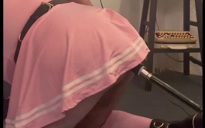 Rateshents: Maricas em rosa e couro em um ataque de loucura...