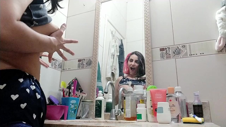 Ms Candy Bunny: Camgirl Bodyswap