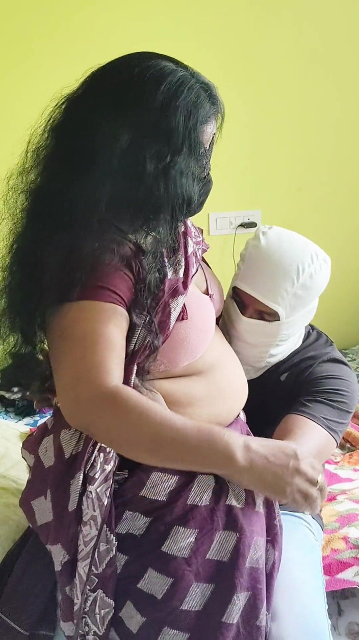 Thesana: Adik tiri dientot habis-habisan