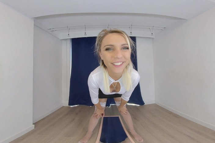 VR smokers: Chloe Toy - E-cigarette and Strip Tease