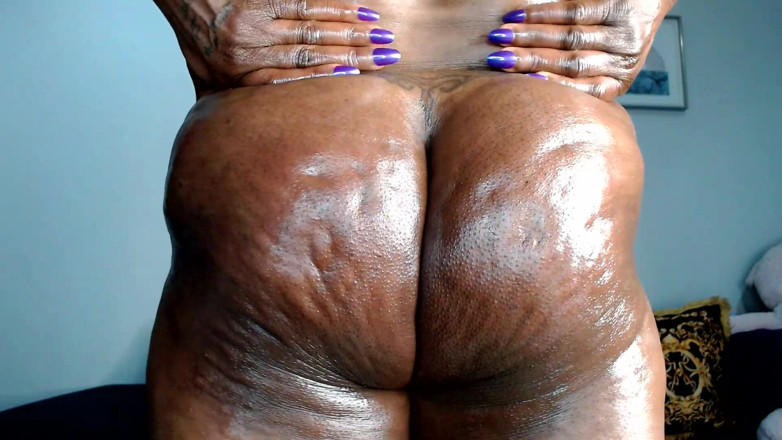 Maeling: Ass-fyxiation: Giant Ass Against Tiny Man