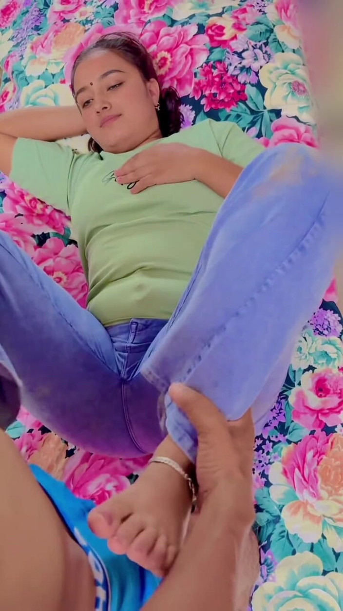 Lust Suman: Desi krásná vesničanka poprvé šuká XXX video