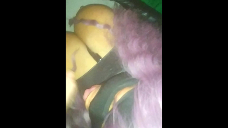 Sexsicouple: दो लंड और वीर्य से भरा मुंह का आनंद ले रहे हैं।