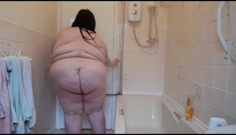 SSBBWLadyBrads: Ssbbw naked cleaning bathroom fat belly