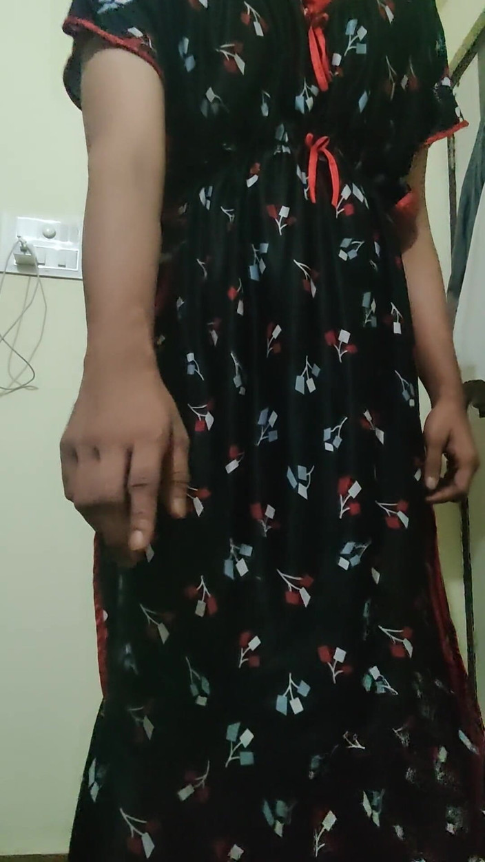 SlutOfMds: Indisch mietje opgesloten in kuisheid CB6000 door haar minnaar